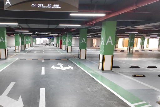 蘇州廠區(qū)專業(yè)停車場(chǎng)劃線施工，13年施工經(jīng)驗(yàn)