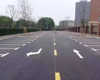 蘇州學(xué)校道路劃線專業(yè)施工，打造安全校園交通